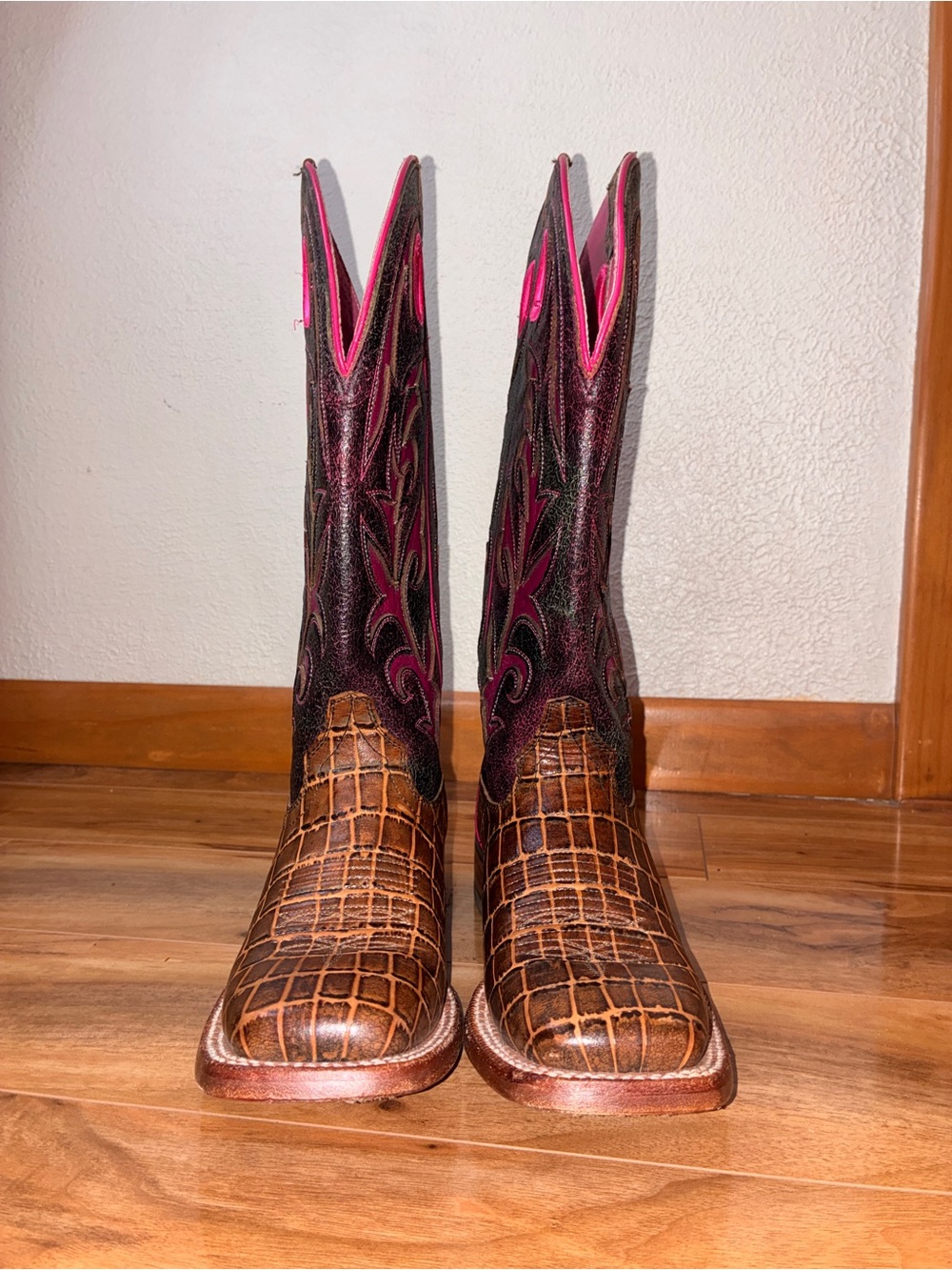 Ariat Women's Chute Out Boot-Antique Tan Croc/Crackled Teagenta Cowgirl- size 7B - Picture 4 of 11
